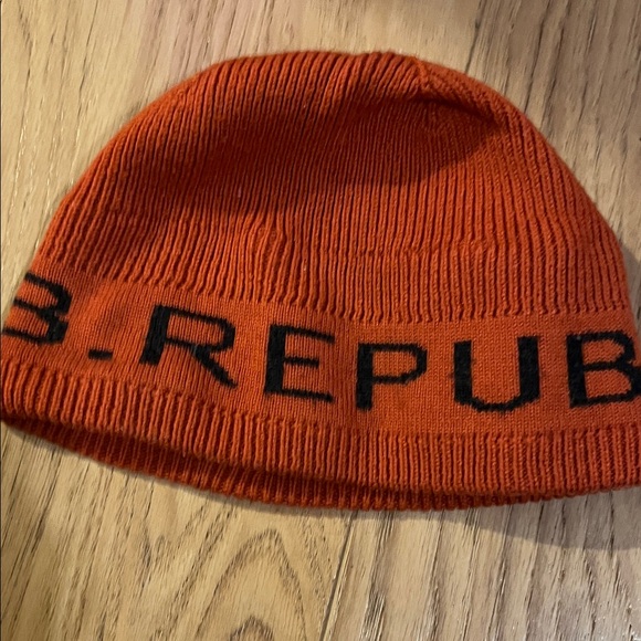 Banana Republic Bold Orange Beanie - Picture 5 of 12